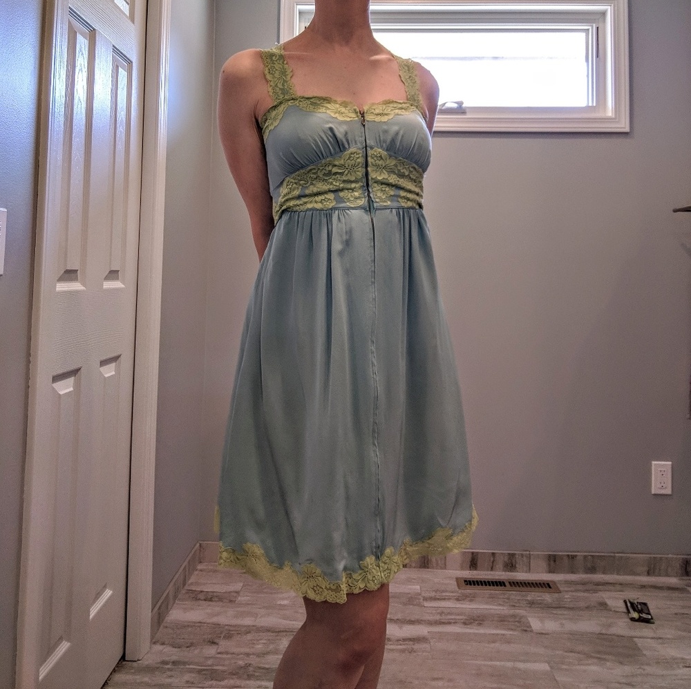Betsey Johnson 6, silk and lace